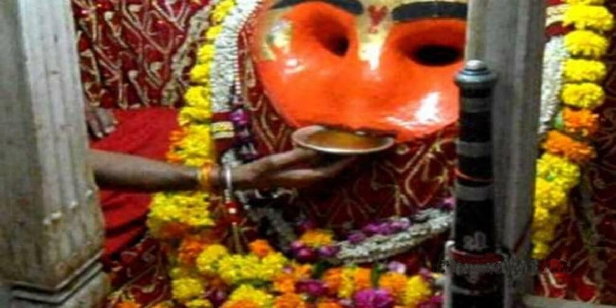 Kaal Bhairav Temple Hindu Deity drink liquor alchohol