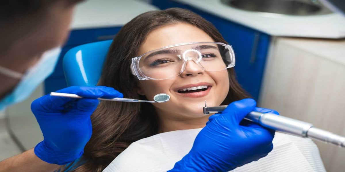 Teeth Scaling of Beautiful women